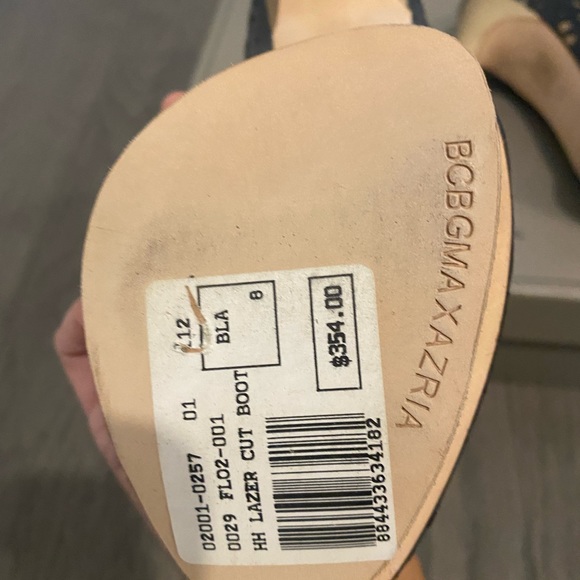 Brand new BCBG boots size 8 - Picture 2 of 3